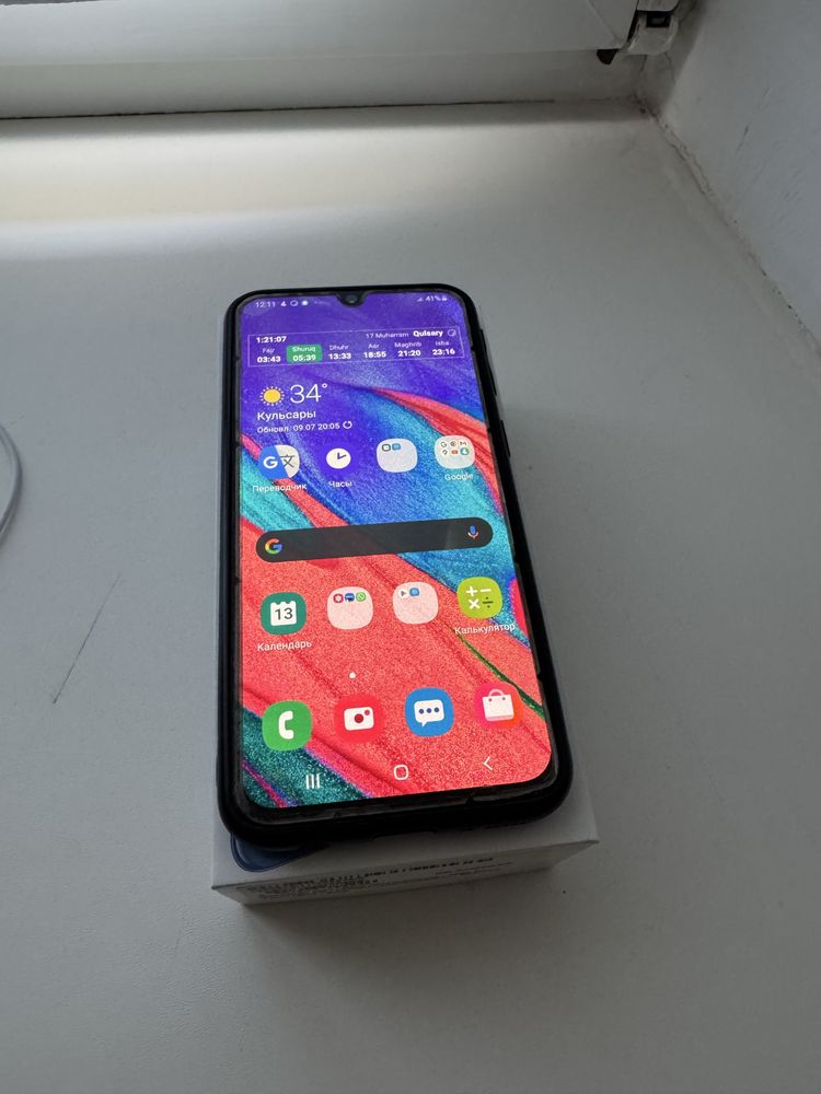 Samsung A40 телефон