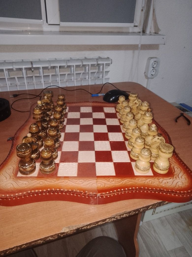 Шахматы, шашки 2 в 1 подарок шефу, другу, коллеге или родственнику