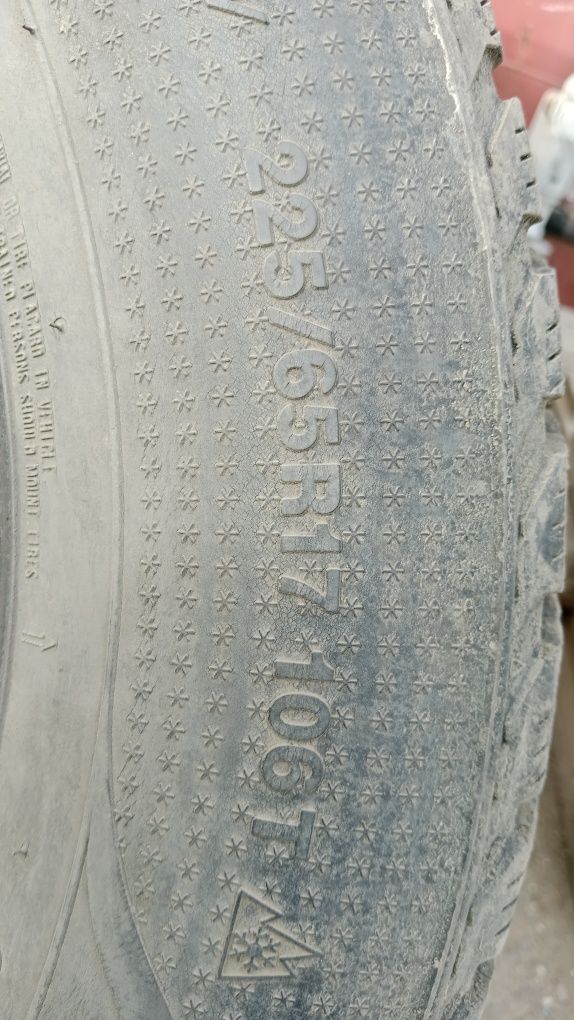 Продам бу шины зимние R17