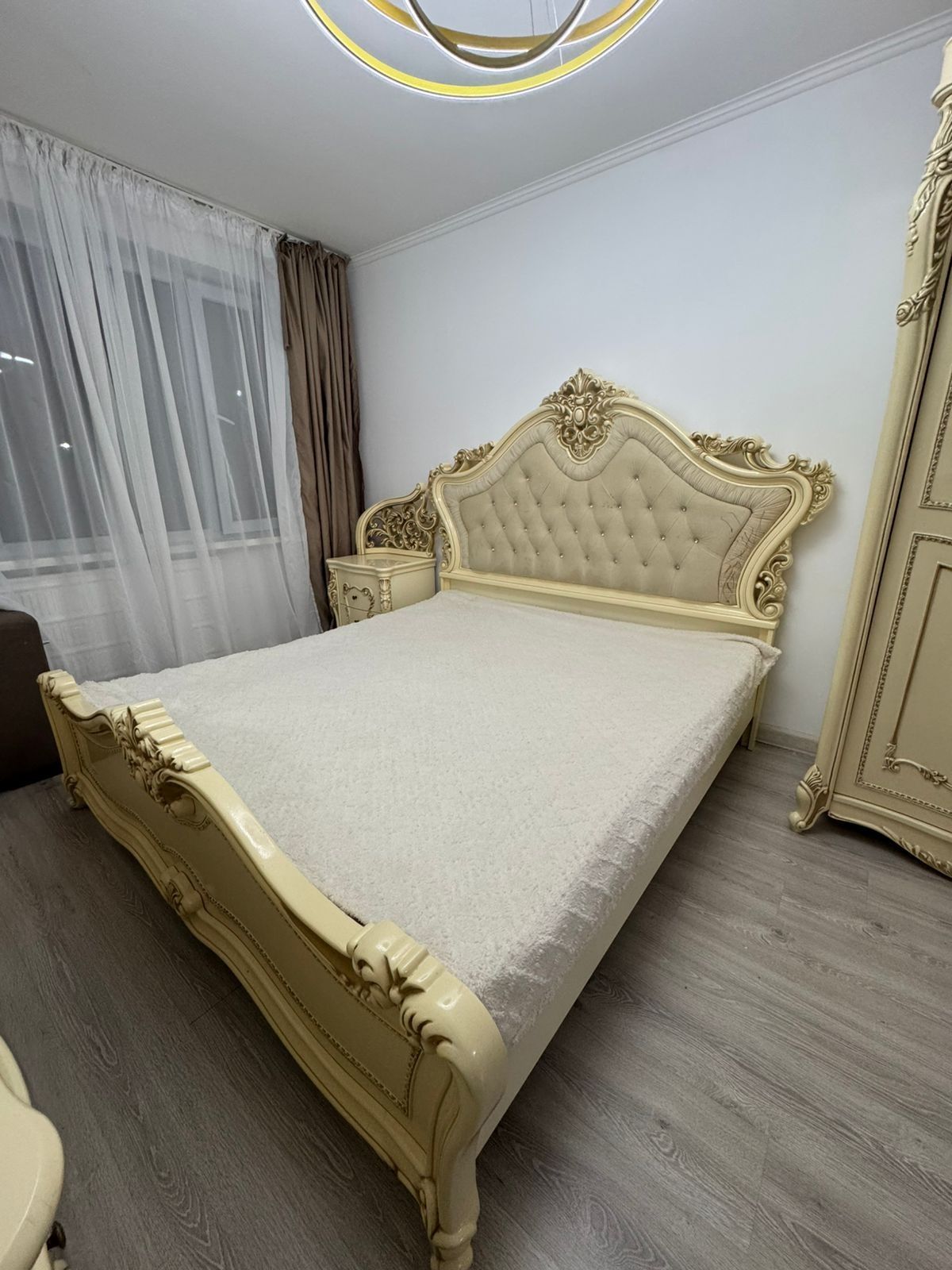Спальный гарнитур