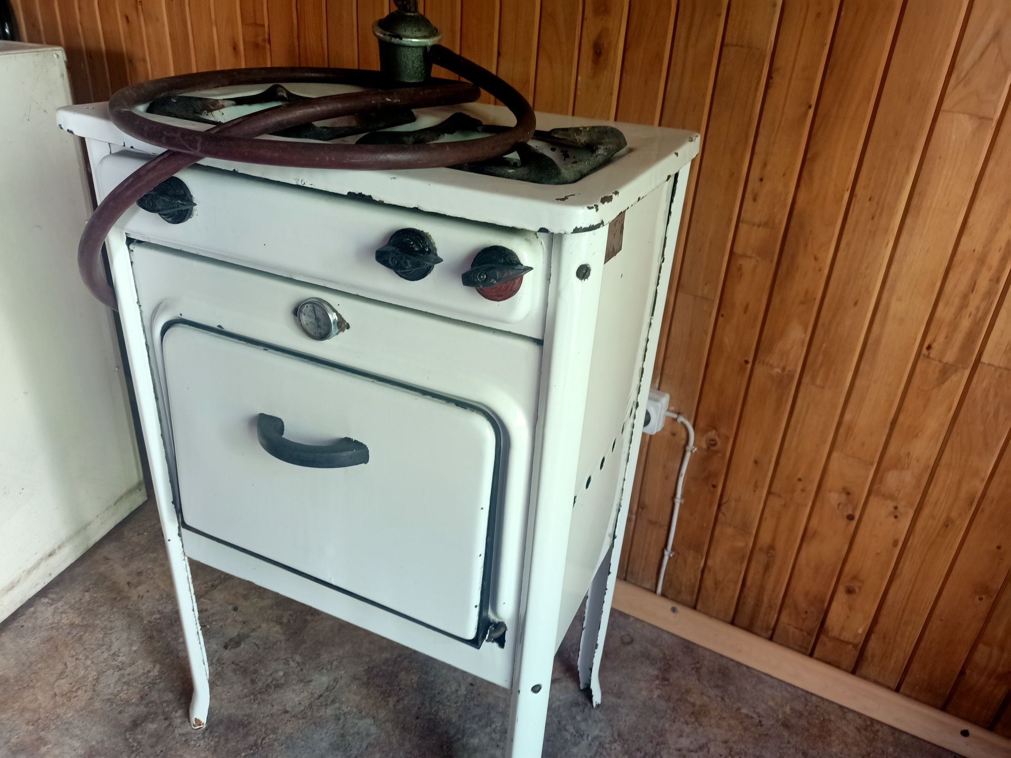 Продам газовую двухкомнатную плита