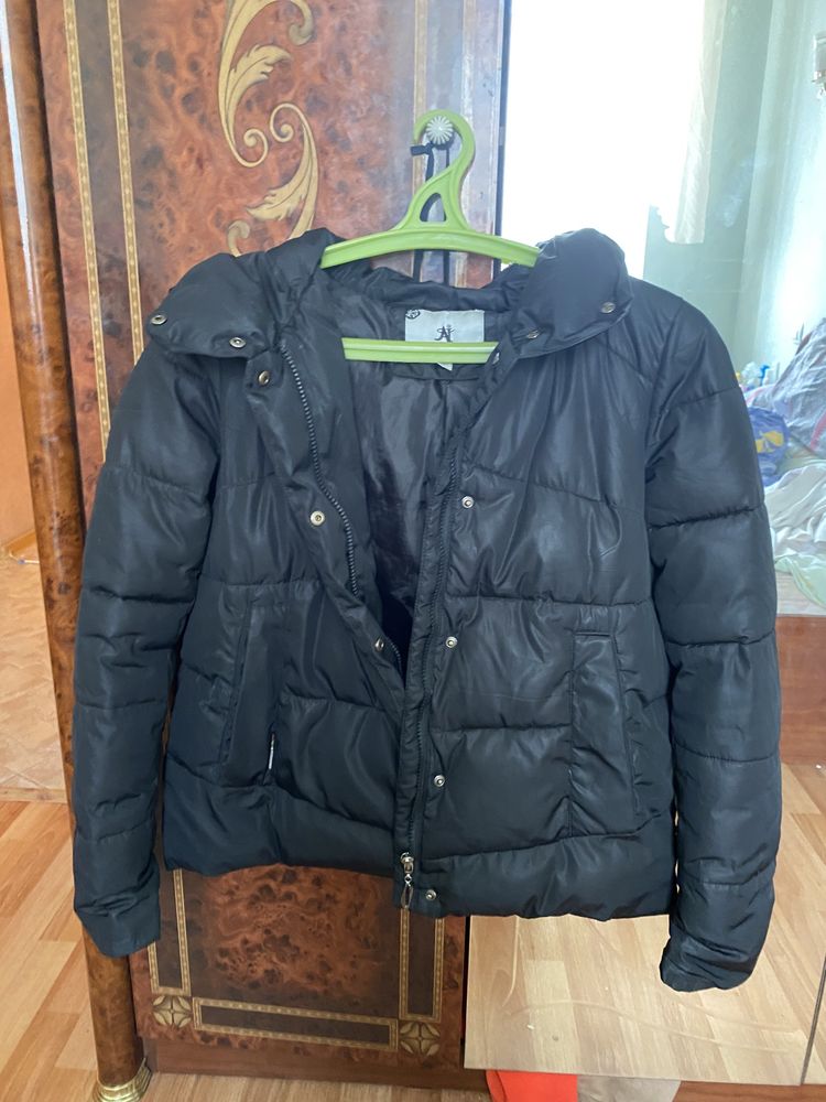 продам осенью куртку