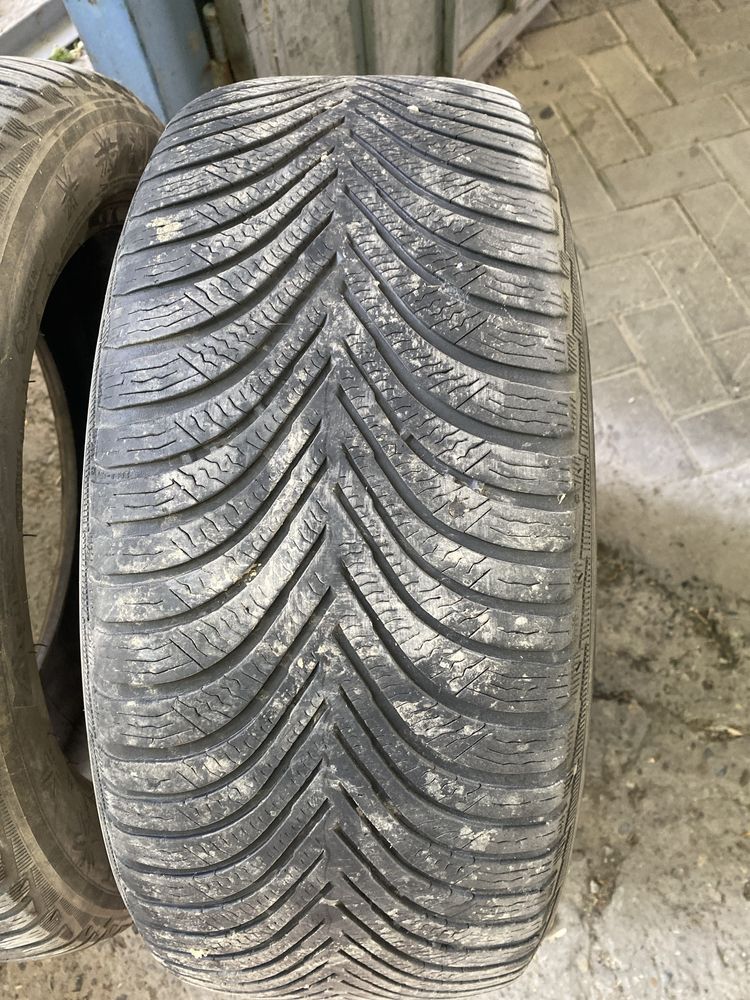 Шины Michelin 225/50R17-2 штук