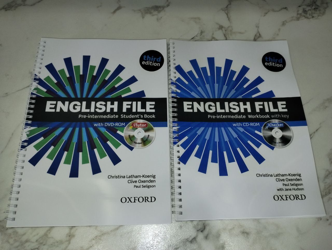 English file. Family and friends. Headway. Solutions. Английский книг