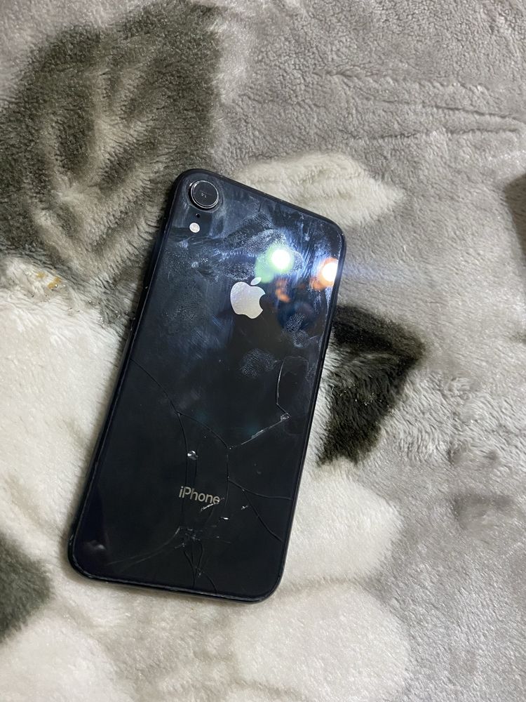 Продам Айфон 11 128 гб 71 емкость