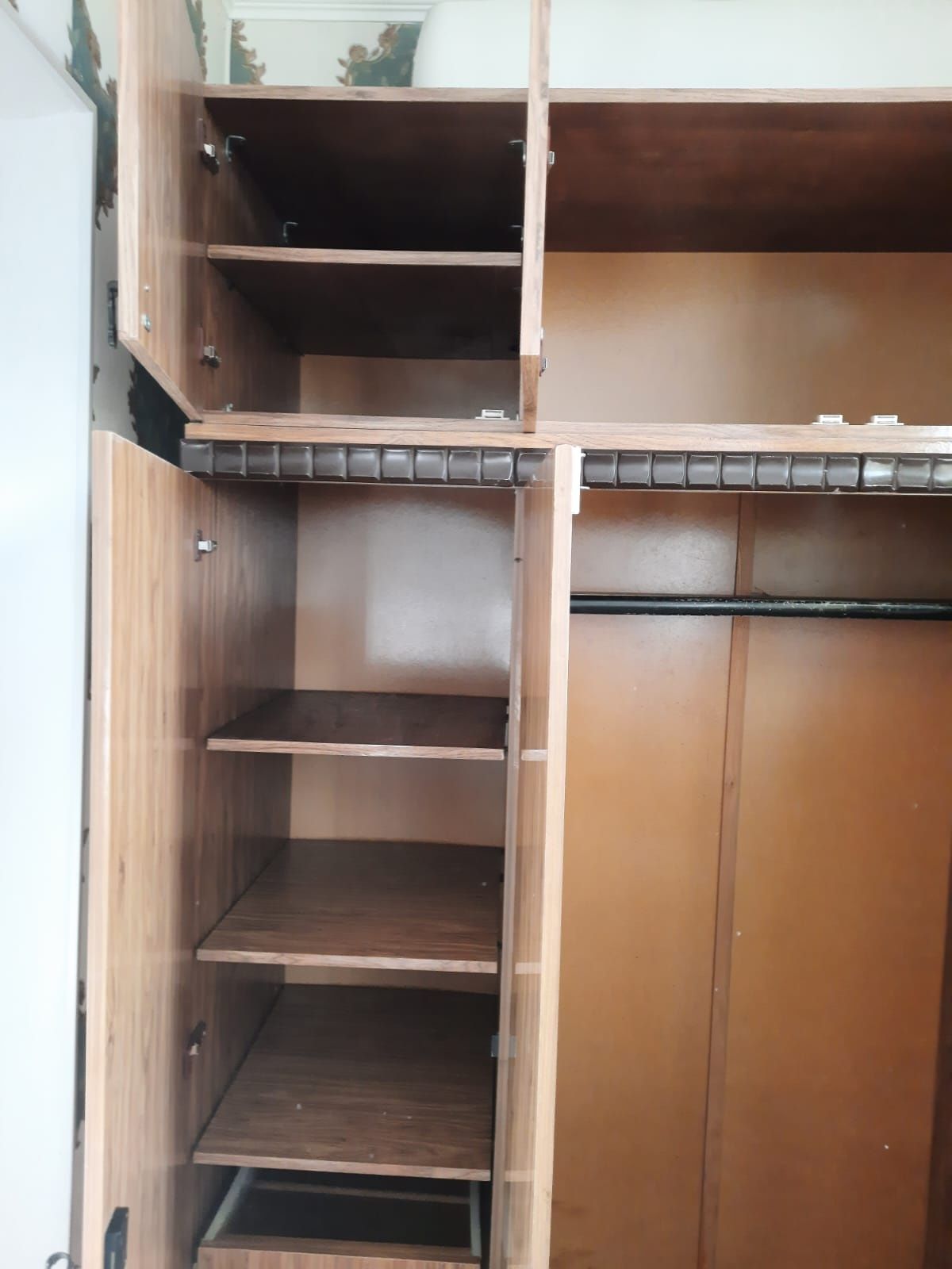 Продам шифоньер с андресолью