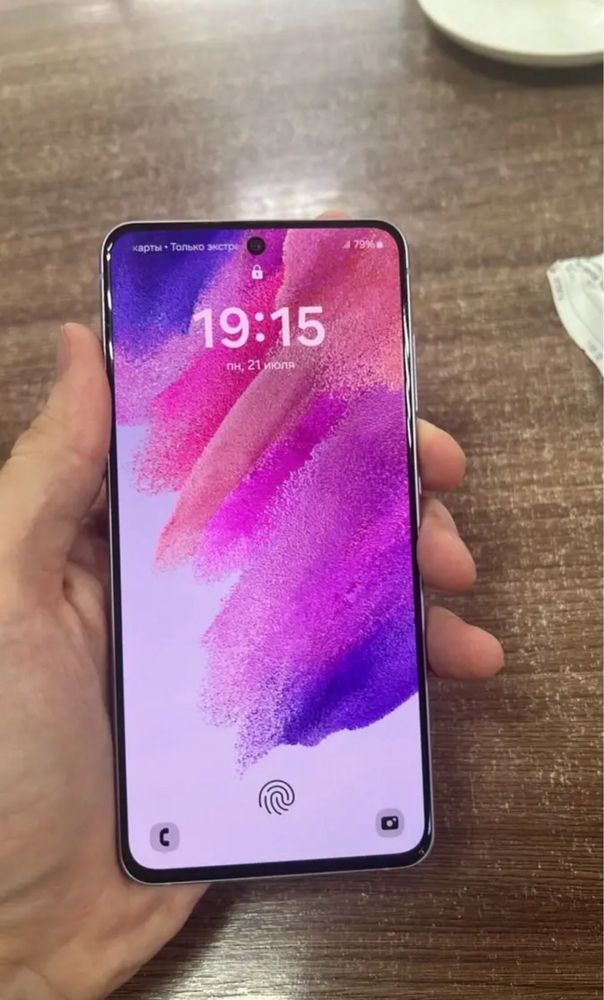 SAMSUNG S21 FE  8/256 GB в отличном состоянии, без минусов