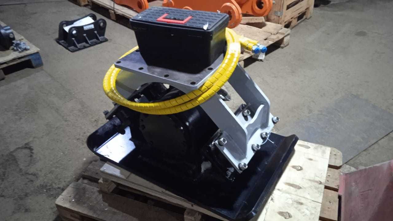 Вибротрамбовка для экскаватора-погрузчика JCB 3CX,4CX,5CX.