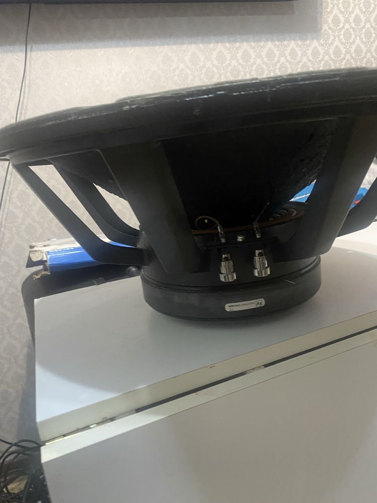 Продается динаик 18" дюмовый, 1 штуки, 600 ватт