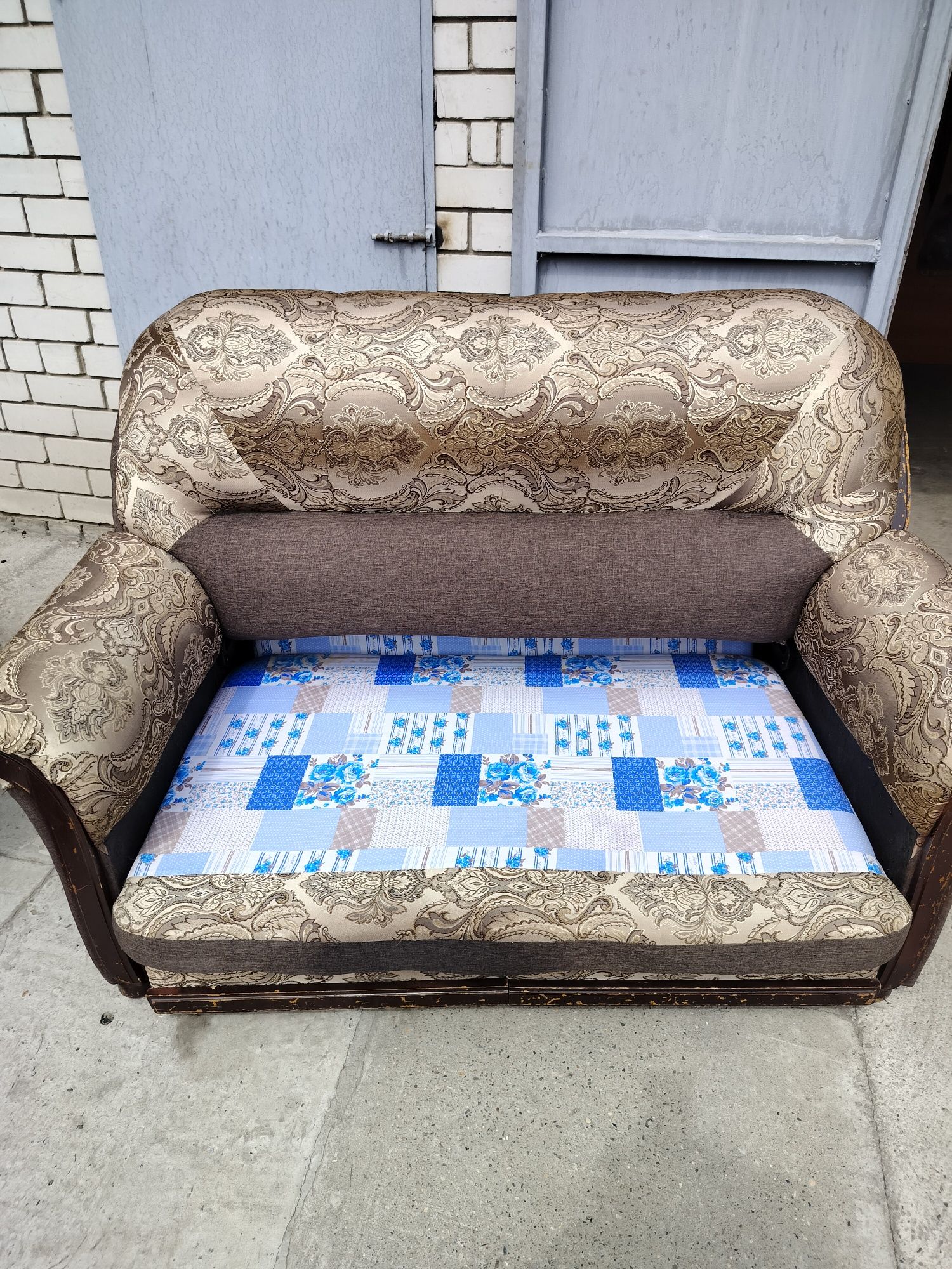 Продам диван + малый диван!