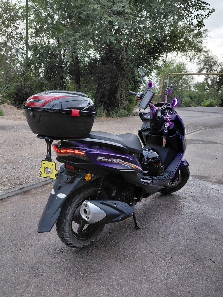 Скутер Макси/Maxxi Li Ya 175cc