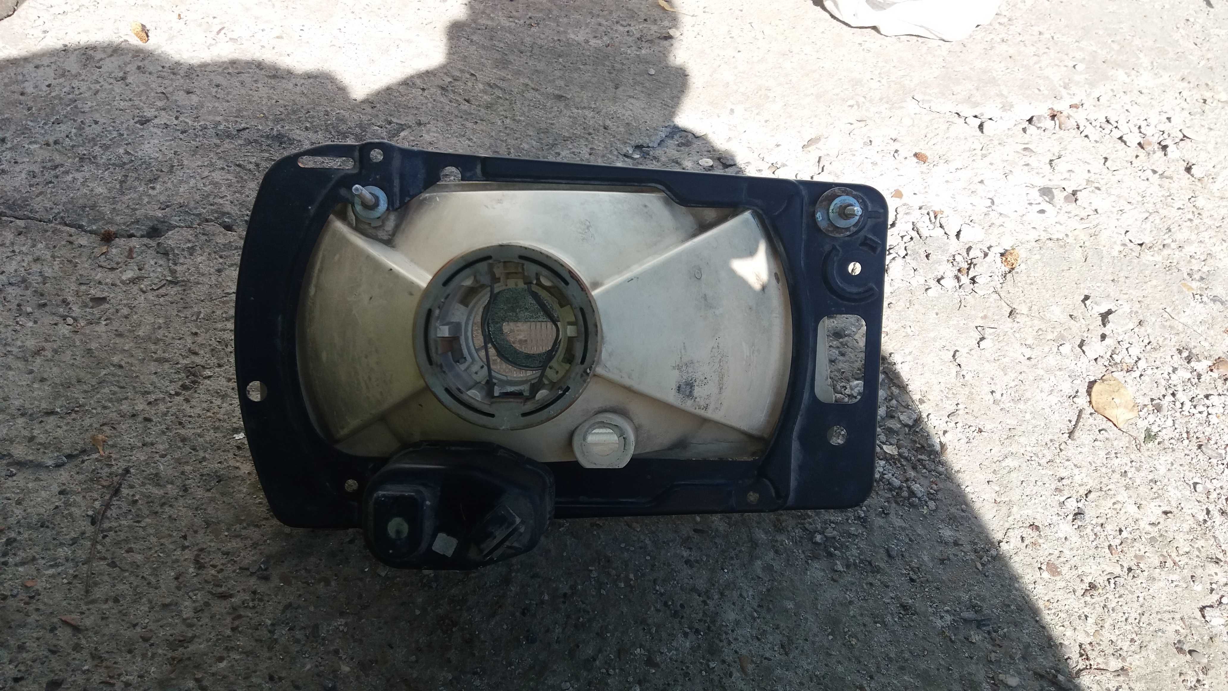 Продам фару Vw Jetta2