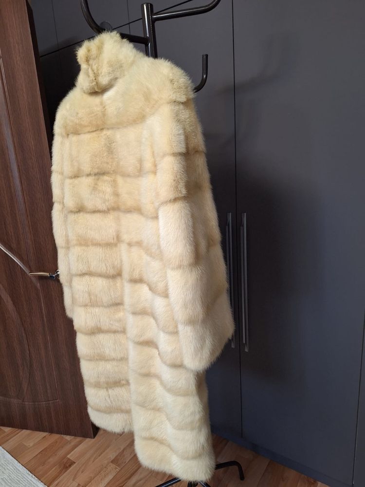 Продам норковую шубу