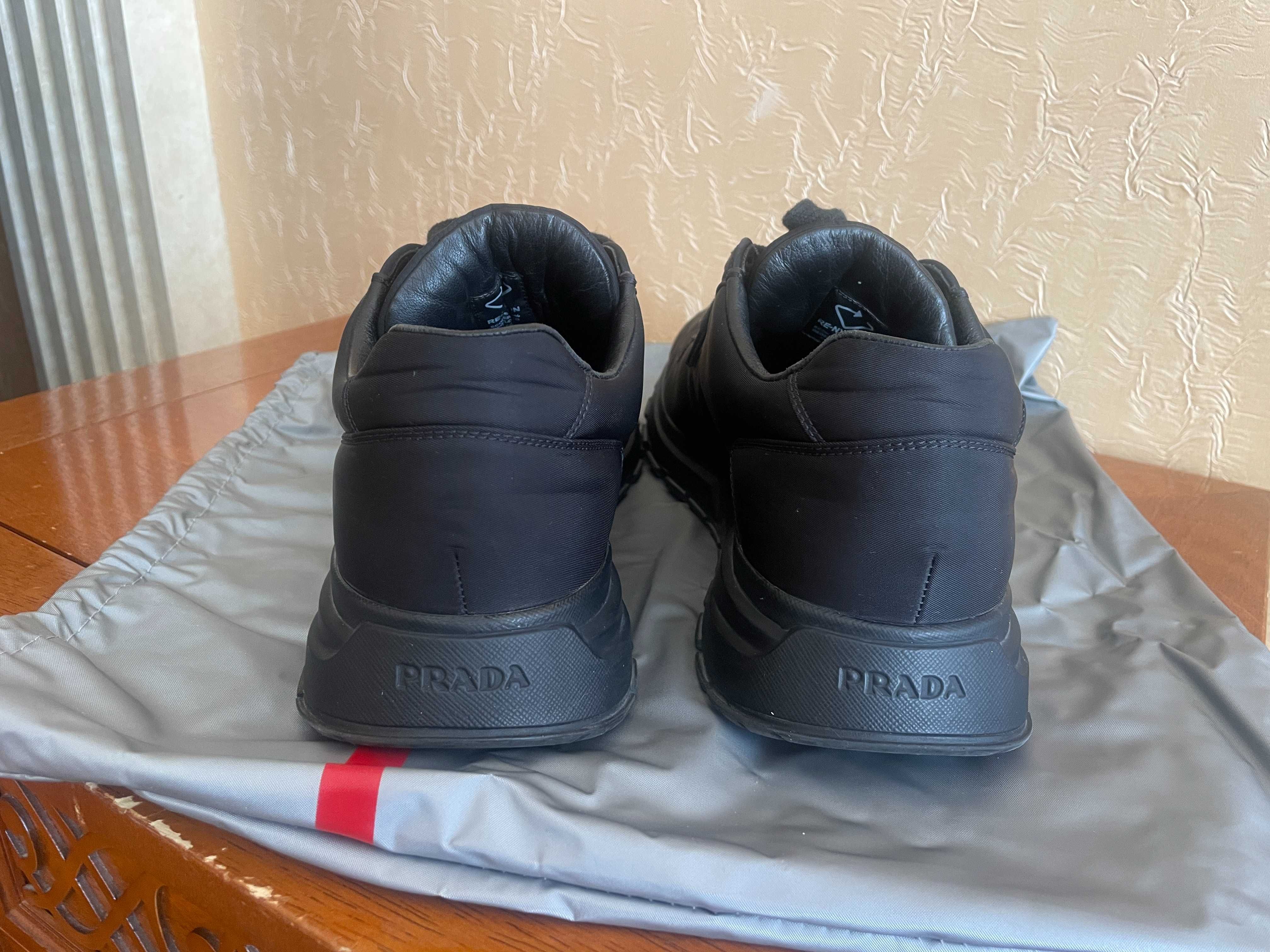 Продаю кроссовки PRADA мужские ОРИГИНАЛ размер 43-43,5