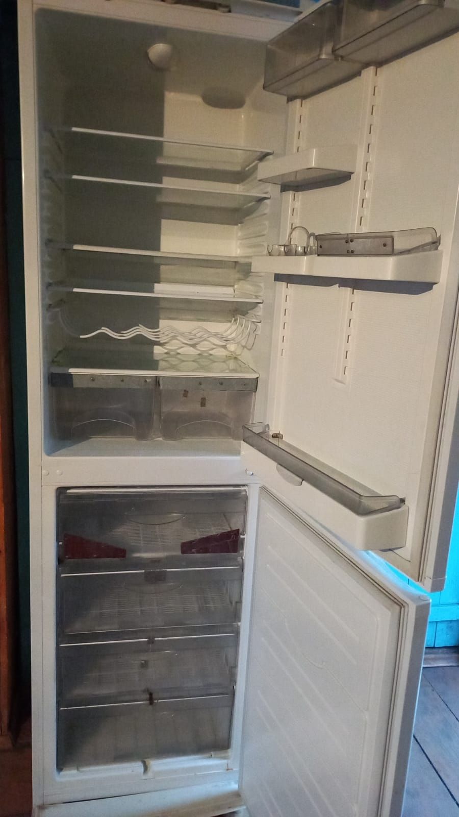 Продам холодильник