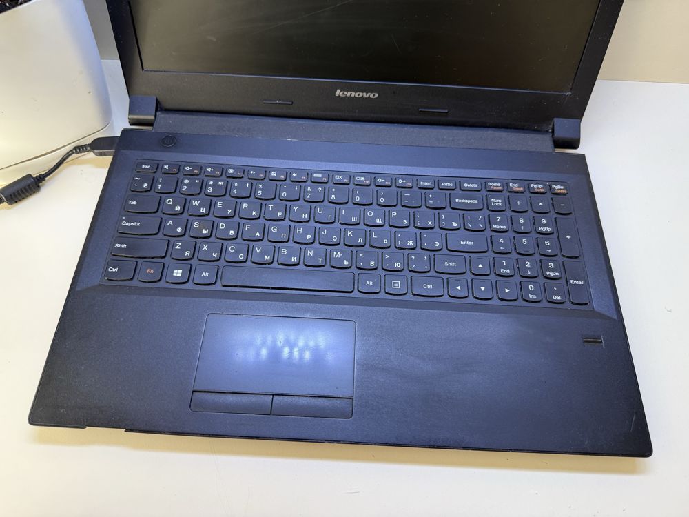 Отличный ноутбук для работы и игр. Core i3, 4ОЗУ, 500 жесткий