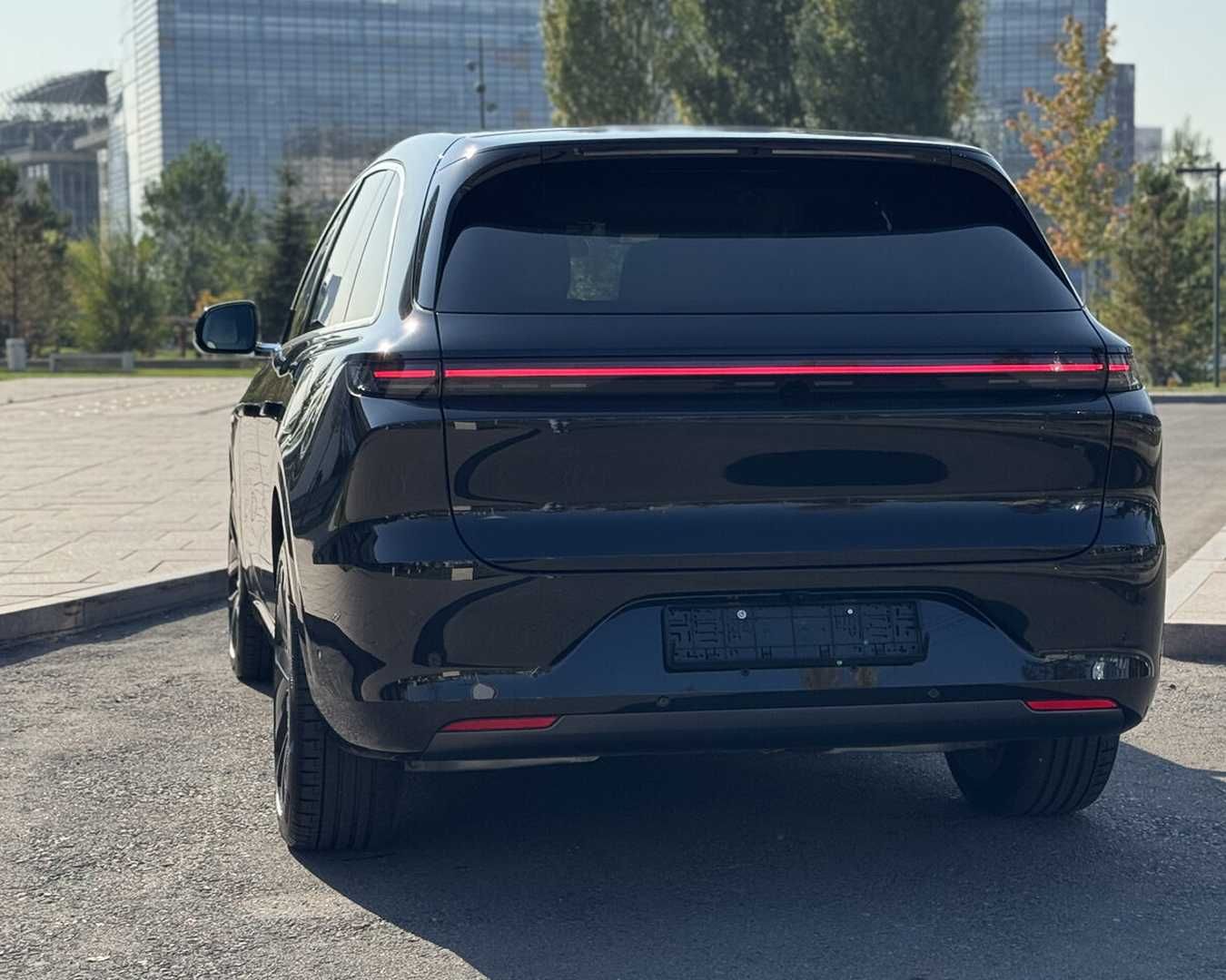 Посуточная аренда БЕЗ ВОДИТЕЛЯ LiXiang L6