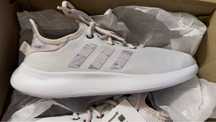 Продам новые кроссовки adidas оригинал