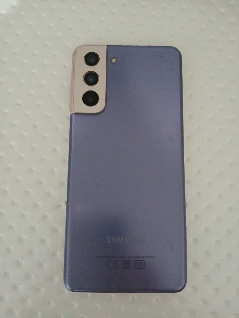 Продам сотовый телефон Samsung.