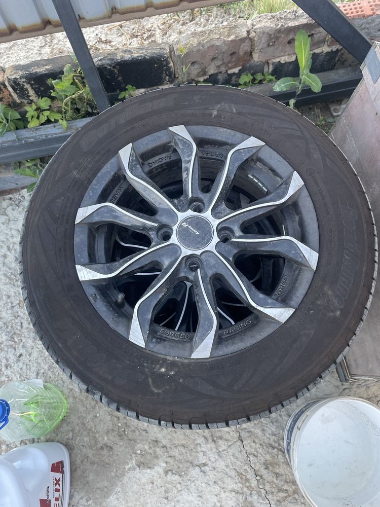 продам диски 14 с резиной