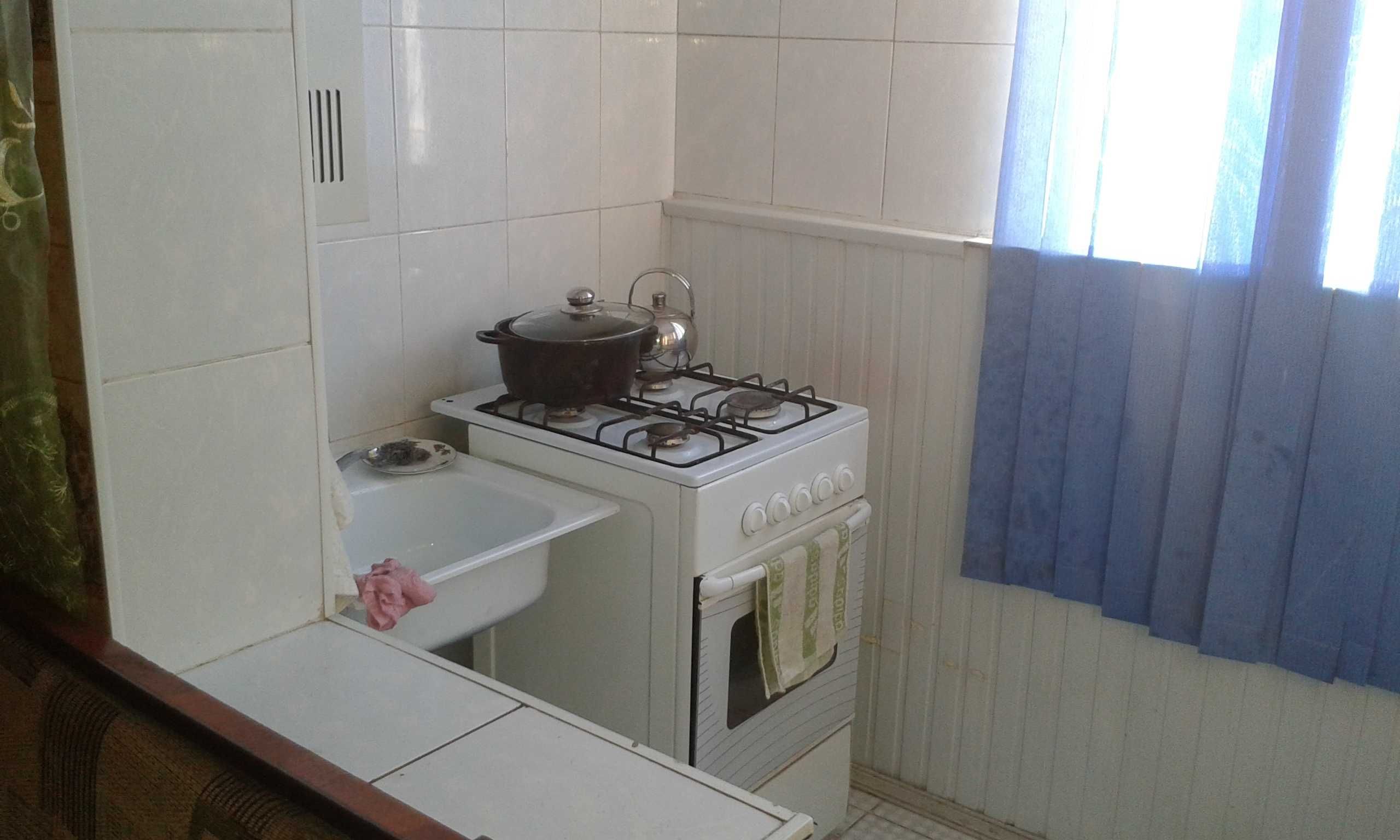 Сдам одну и двух комнатную квартиру в 15 -16 мик-оне. Без посредников.