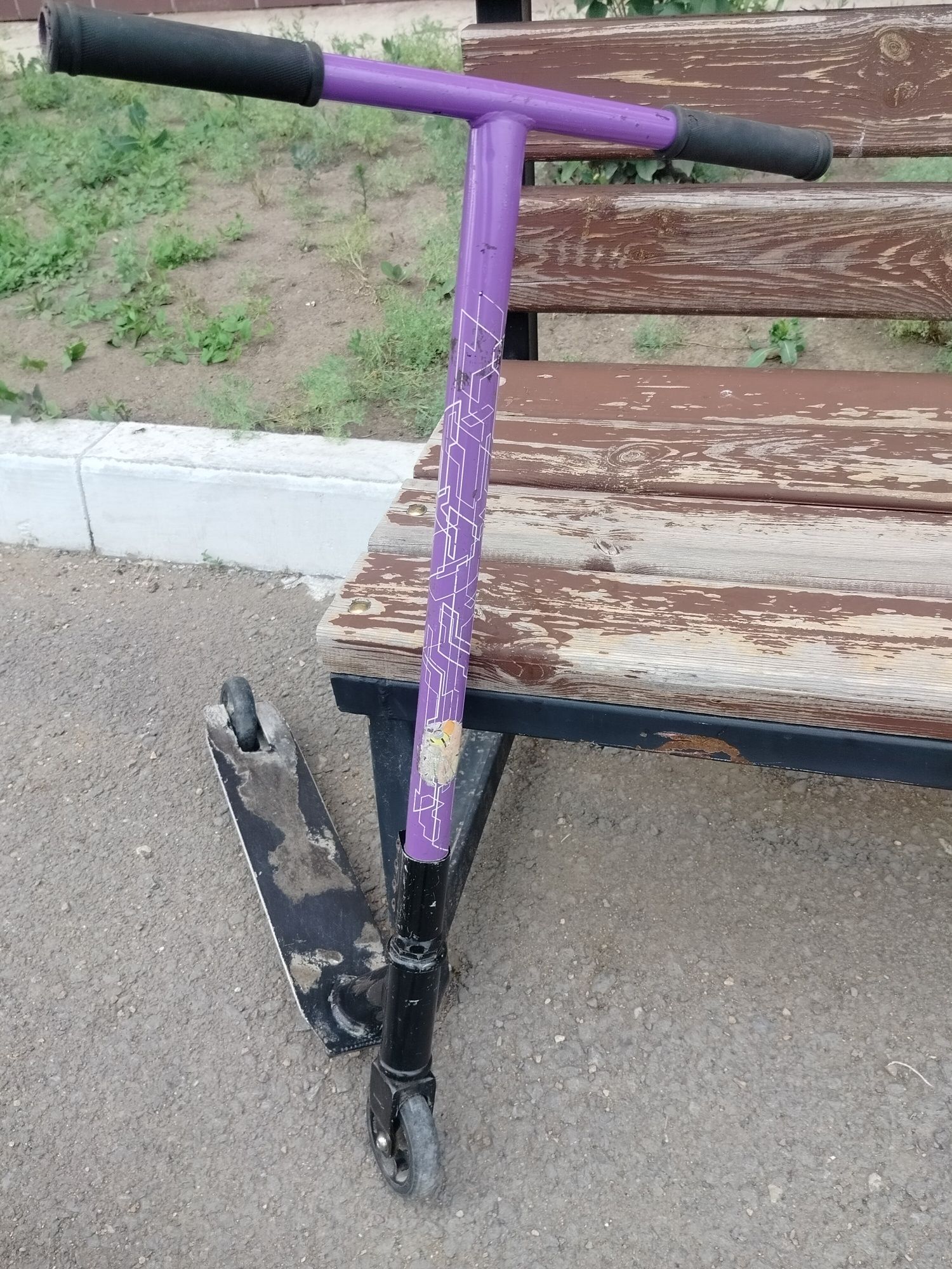 продаю велик и самокат в подарок идёт