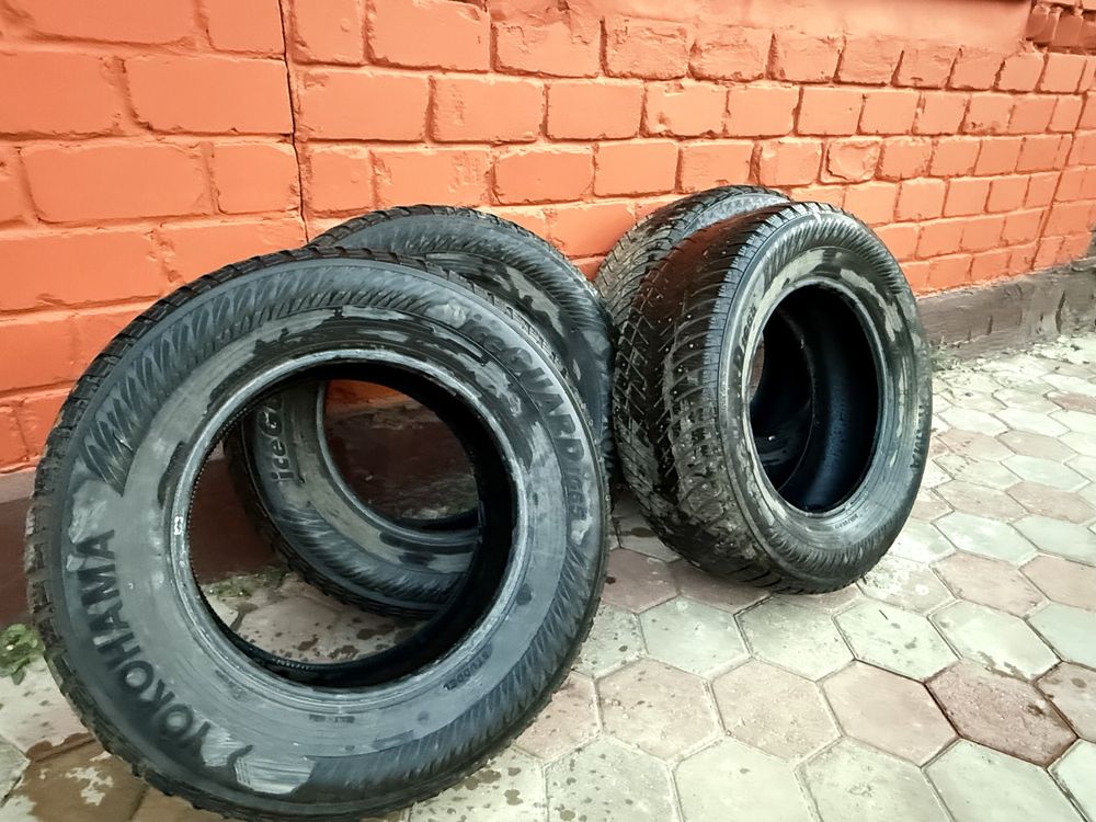 Yokohama iceGUARD iG65 265/65 R17 |
