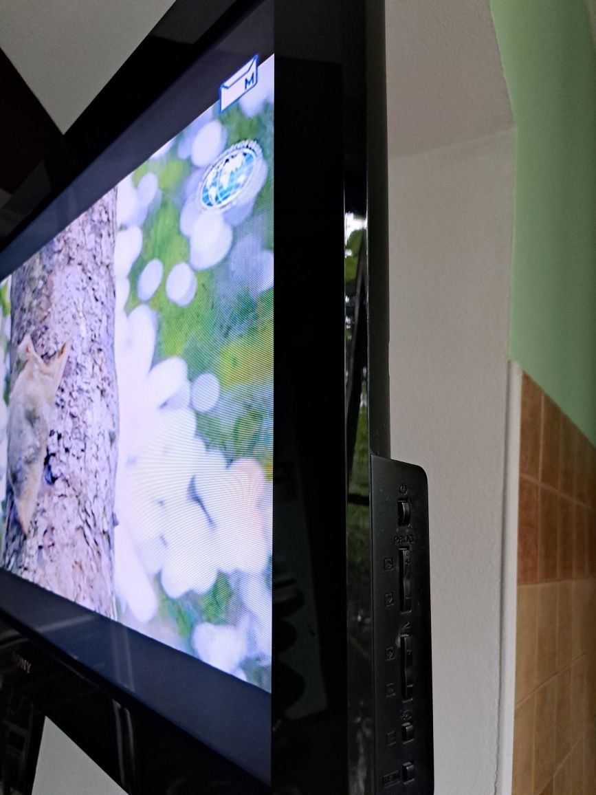 Телевизор Sony в рабочем состоянии