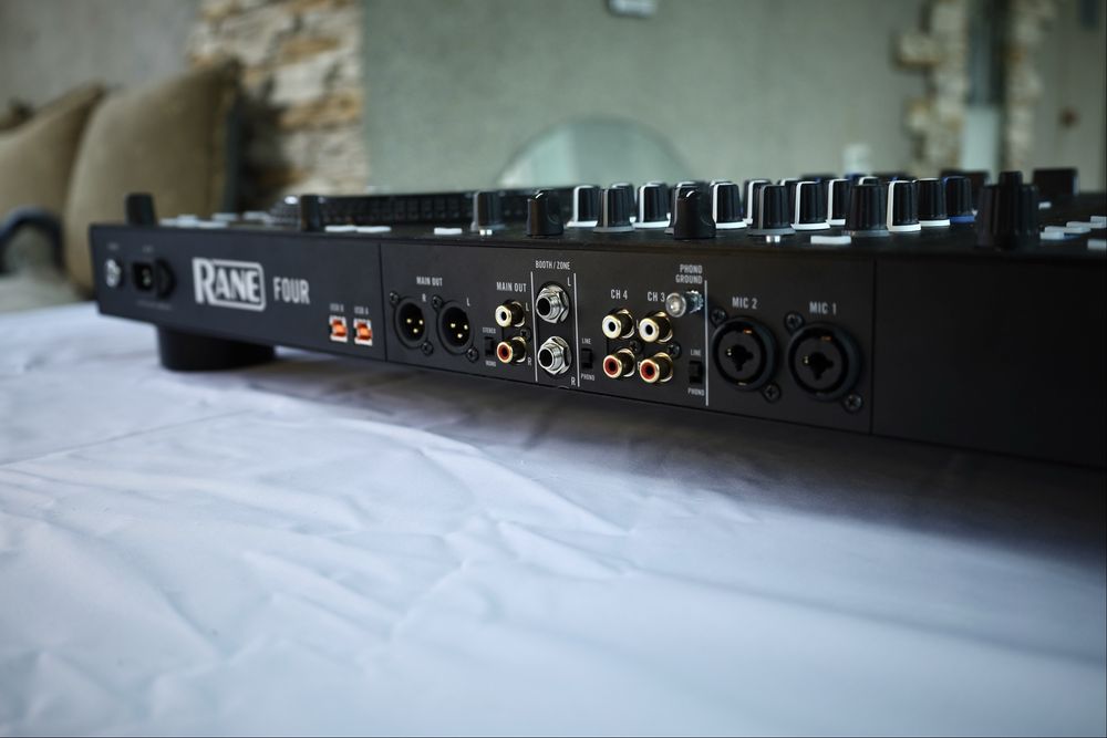 RANE FOUR диджейский пульт DJ контроллер