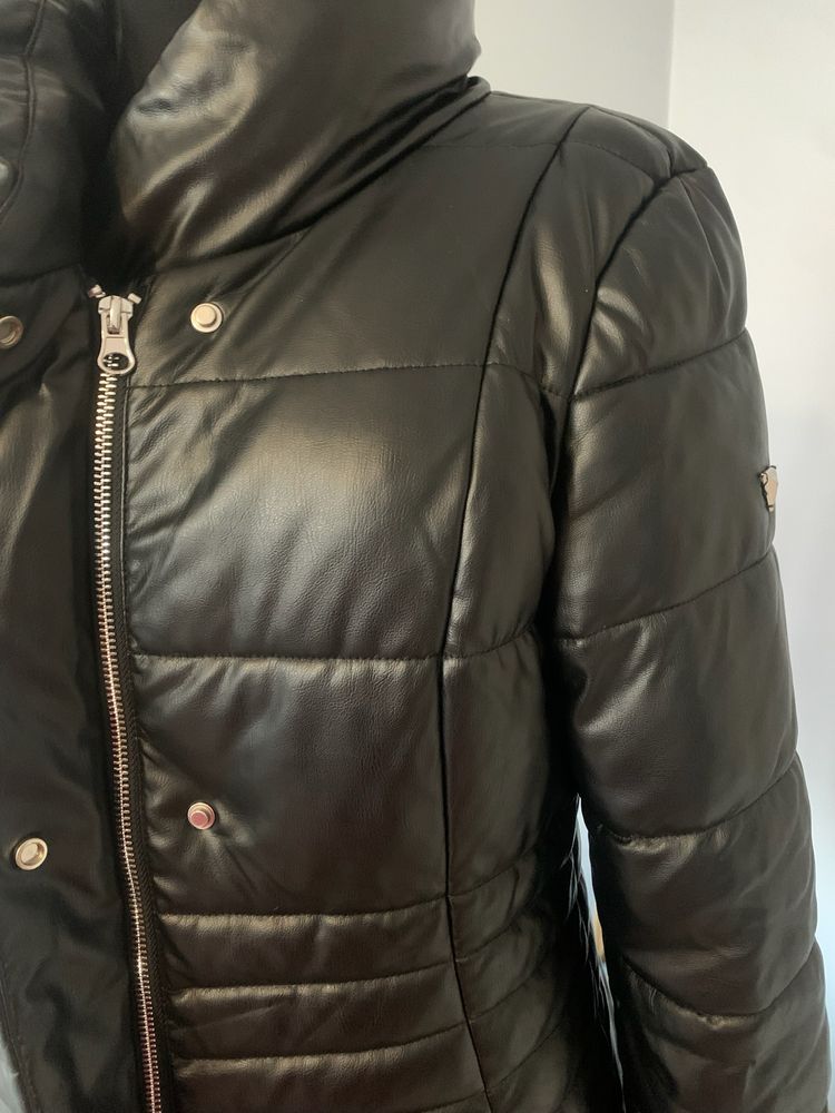 Зимний пуховик Guess 42-S / из эко-кожи / теплый мягкий