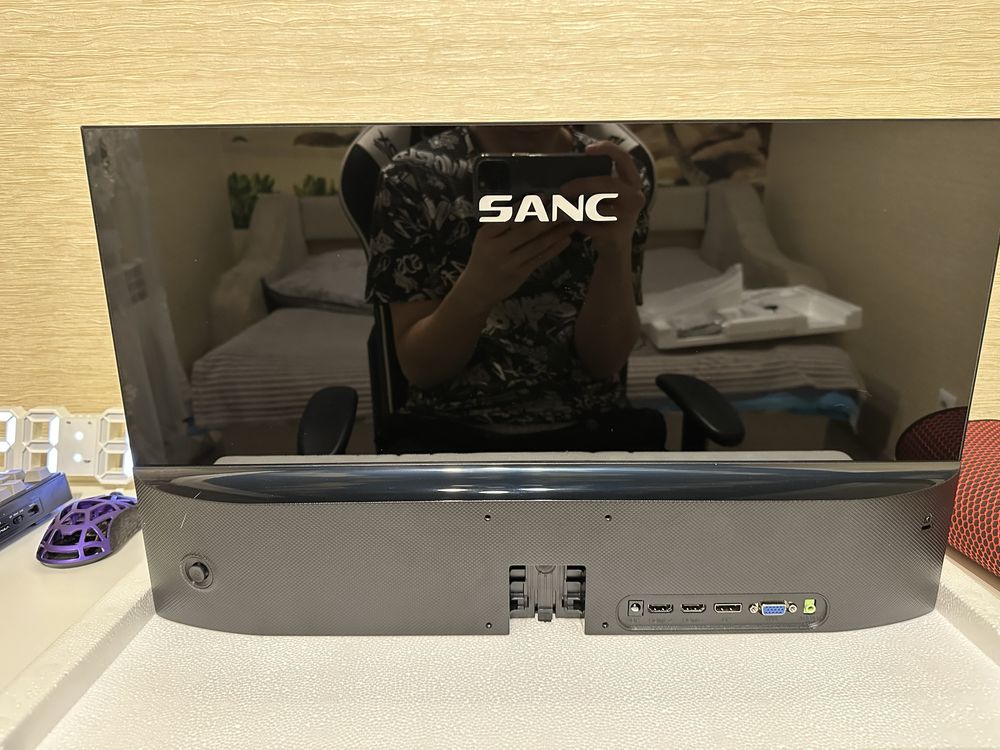 Игровой монитор Sanc M2442PH и стеклянный коврик Control gaming