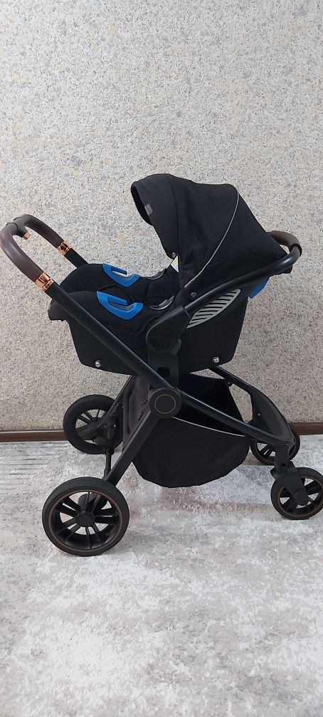 Коляска 3 в 1 EPICA carrello.