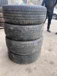 Продам комплект резины Bridgstone  235/55R19
