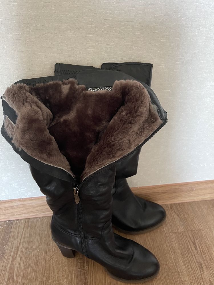 Зимние женские сапоги, 39 р.