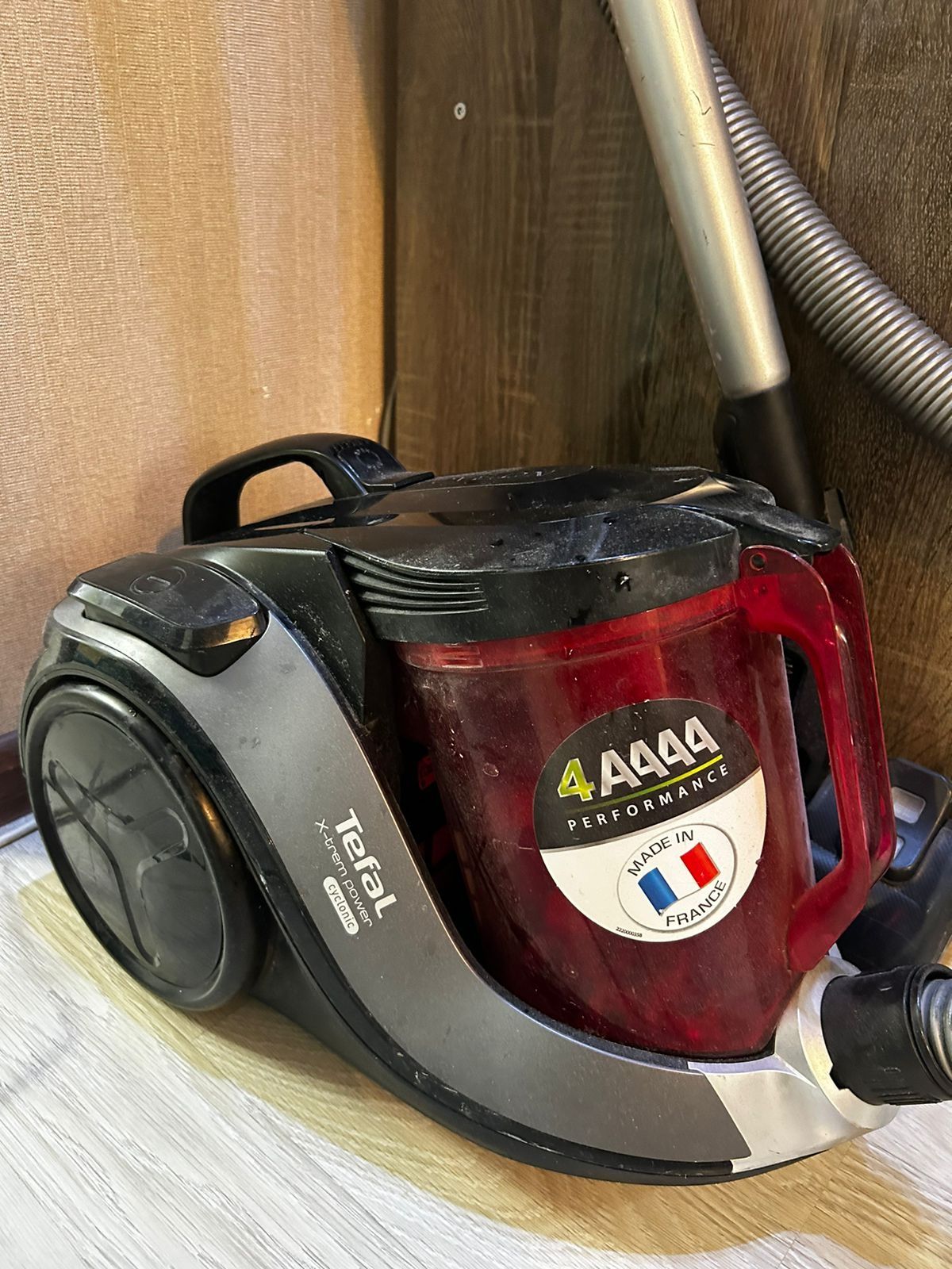 Продаю Пылесос Tefal