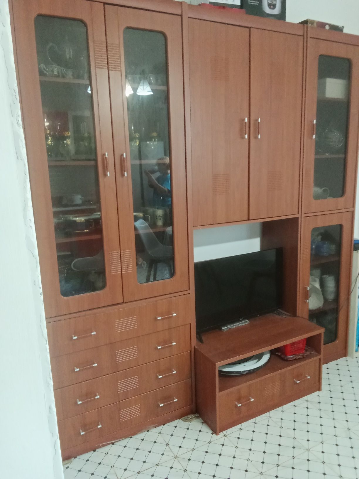 Продам сервант бу