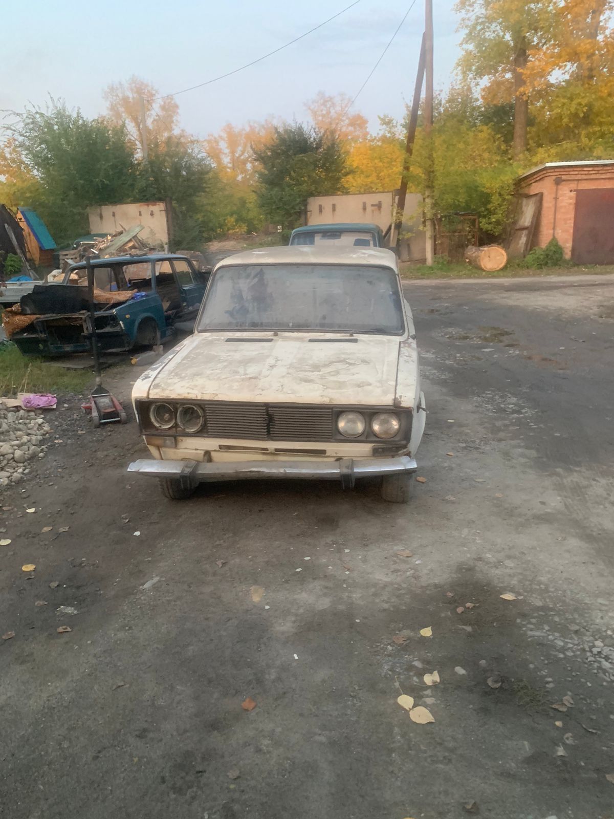 Продам ваз 2106 по запчастям  машину