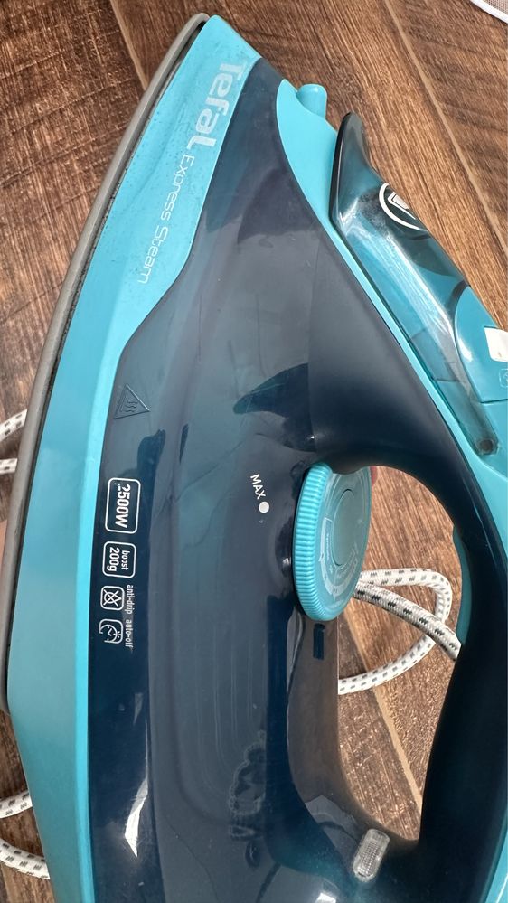 Утюг Tefal новый не работает пар