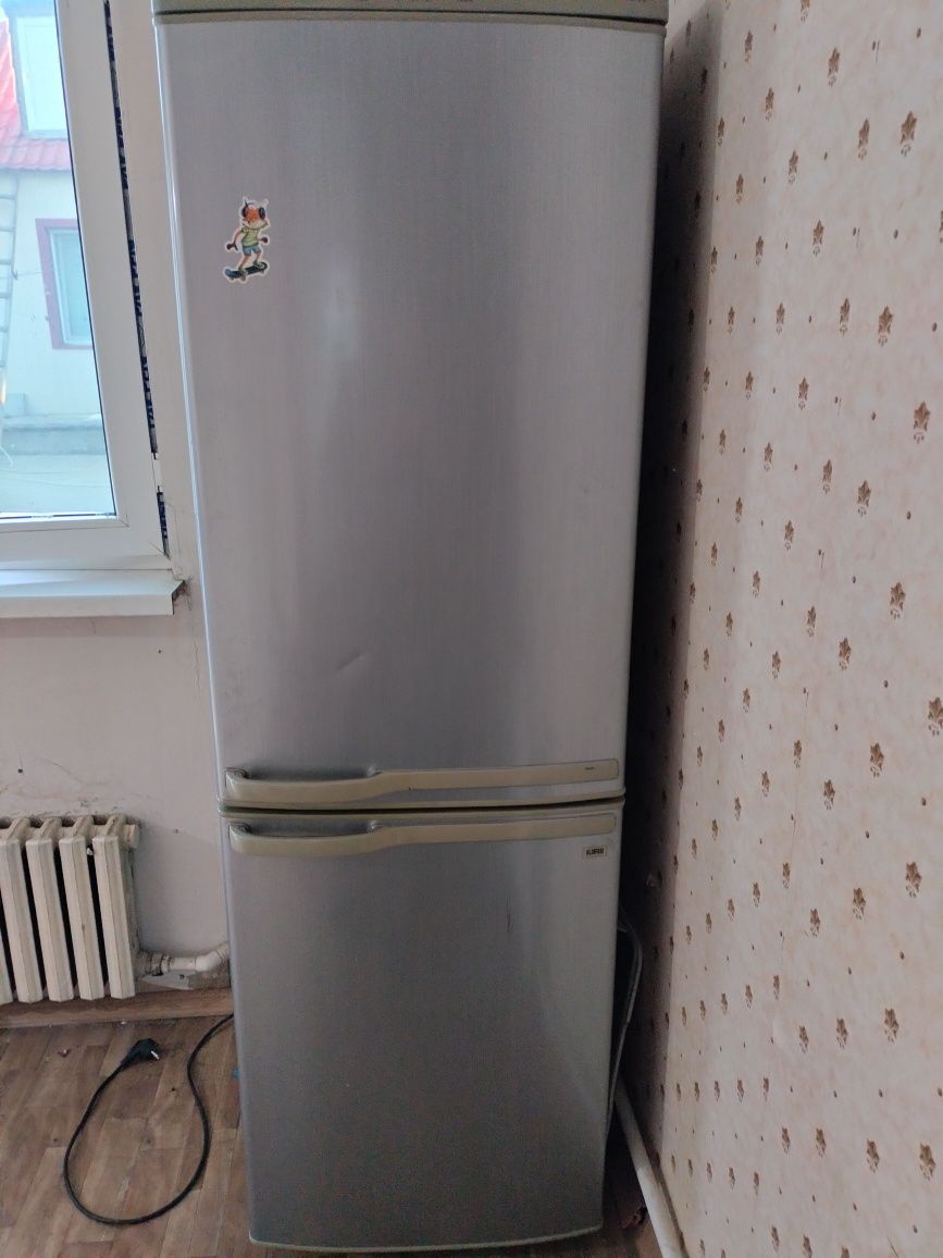 Продам холодильник