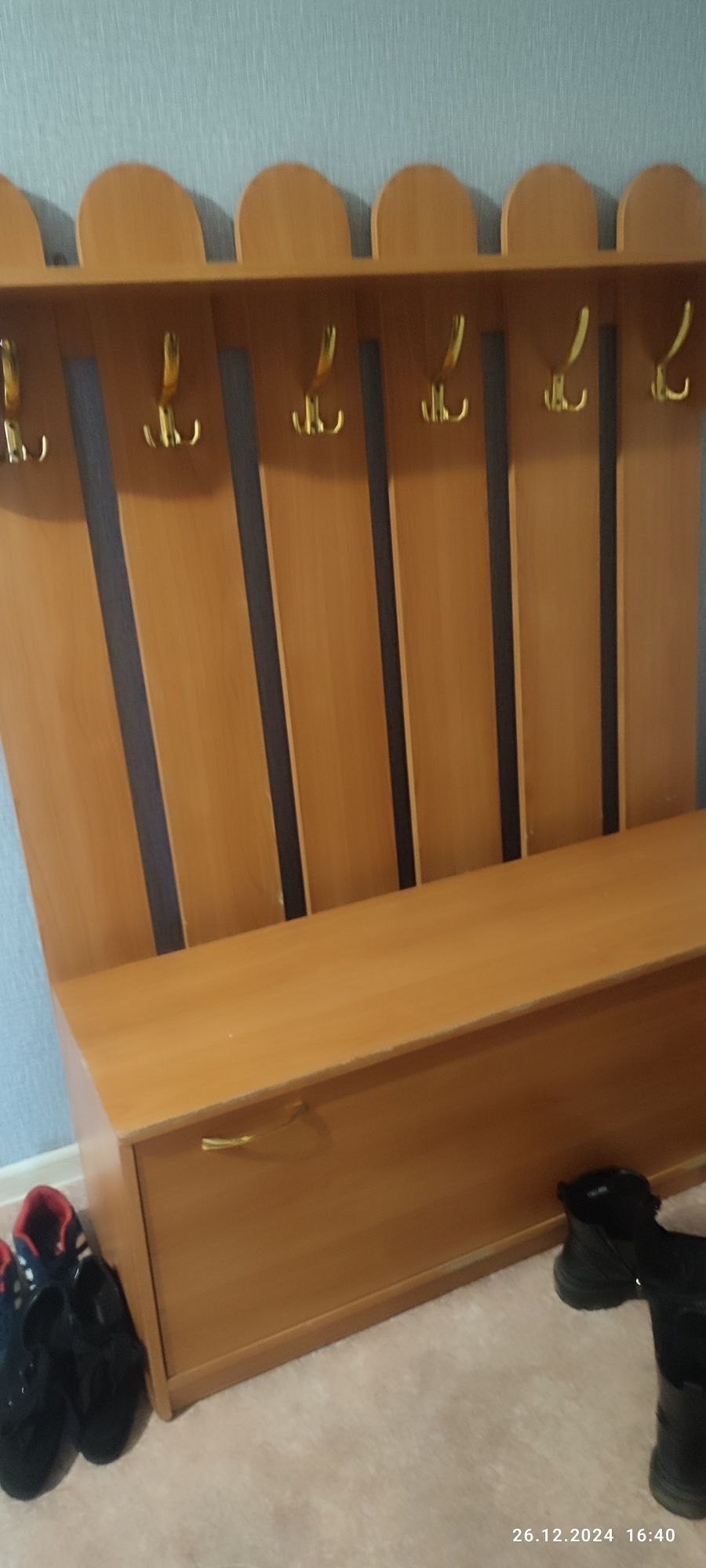 Вешалка с комодом