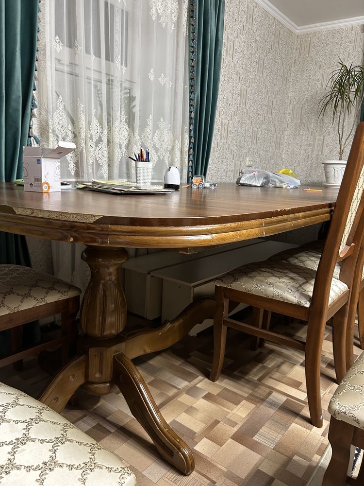 Продам стол в хорошем состоянии