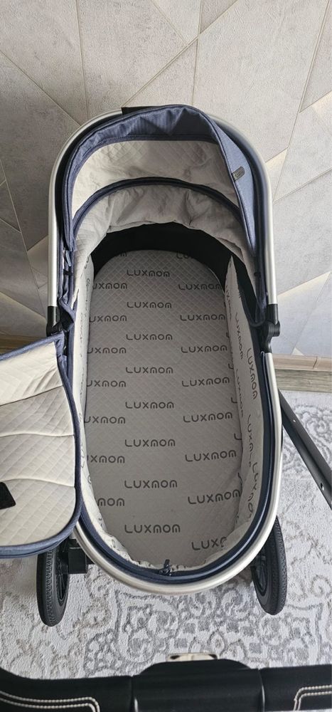 детскую модульную коляску 2в1 Luxmom 750