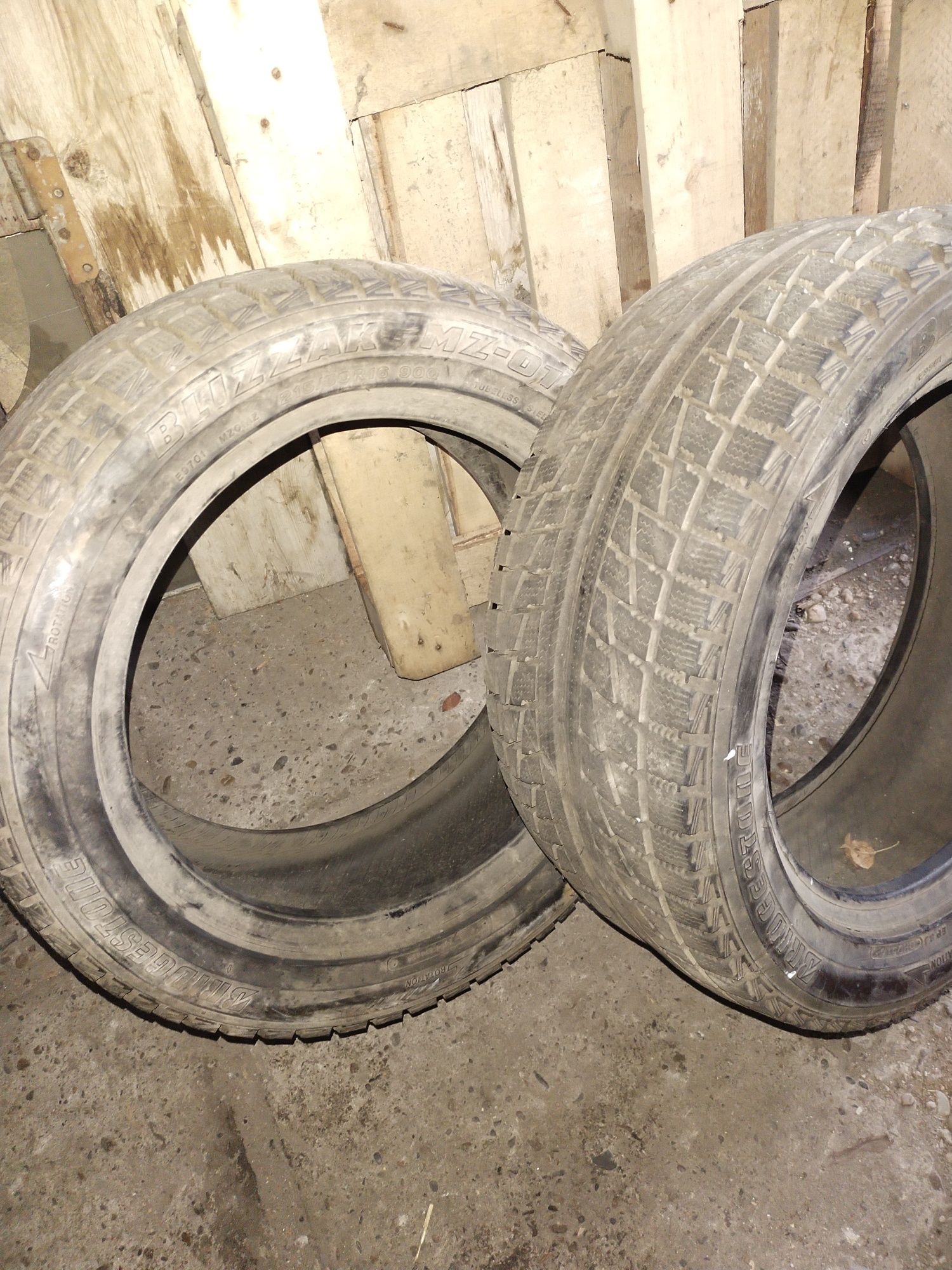 Шины липучка 225*50 R16 Bridgestone Blizzak MZ-01, 2шт