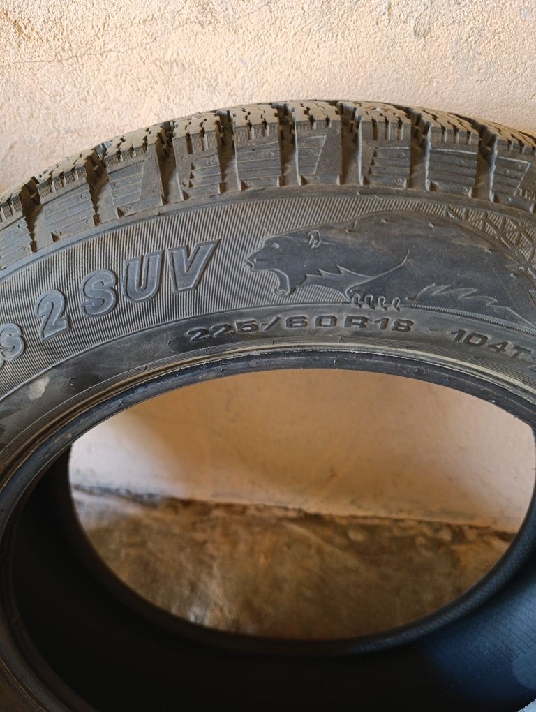 Шины шипованные  225/60R18