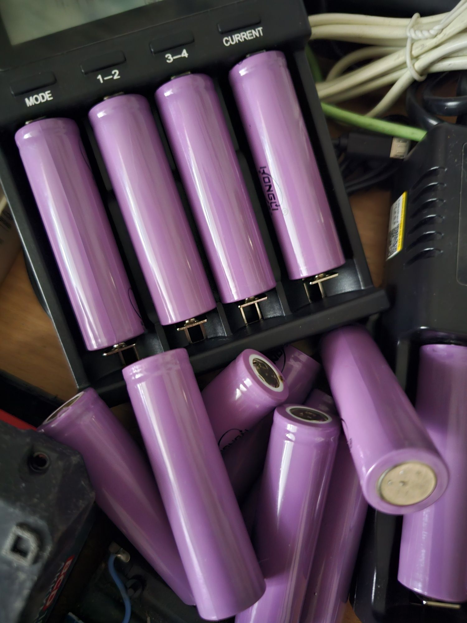 Новые 18650 Li Ion аккумуляторы 4,2v