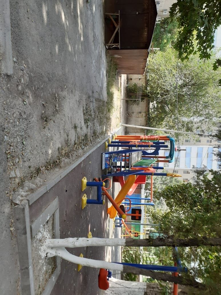 Продается земля под гараж в центре города