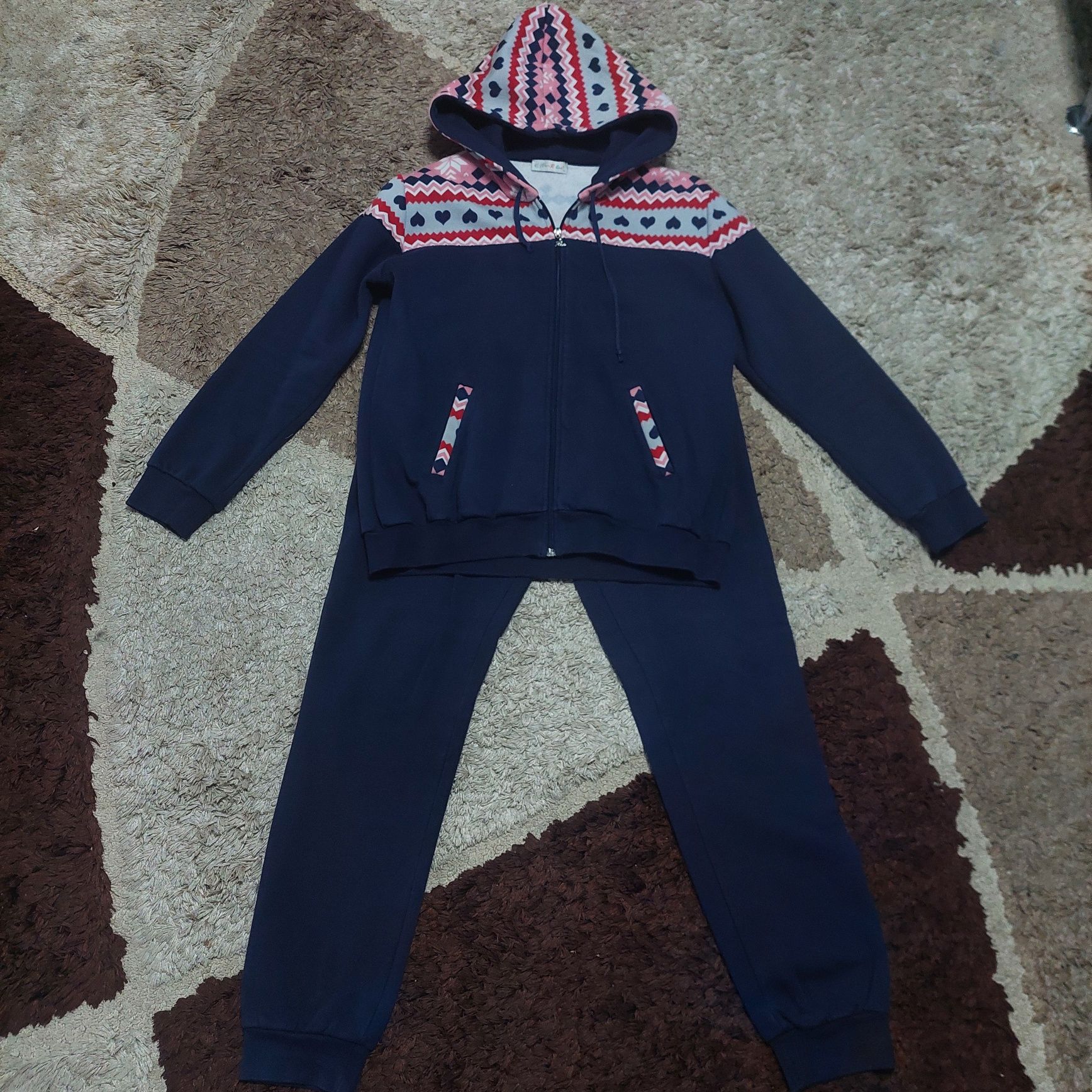 Продам костюм флисовый 46р