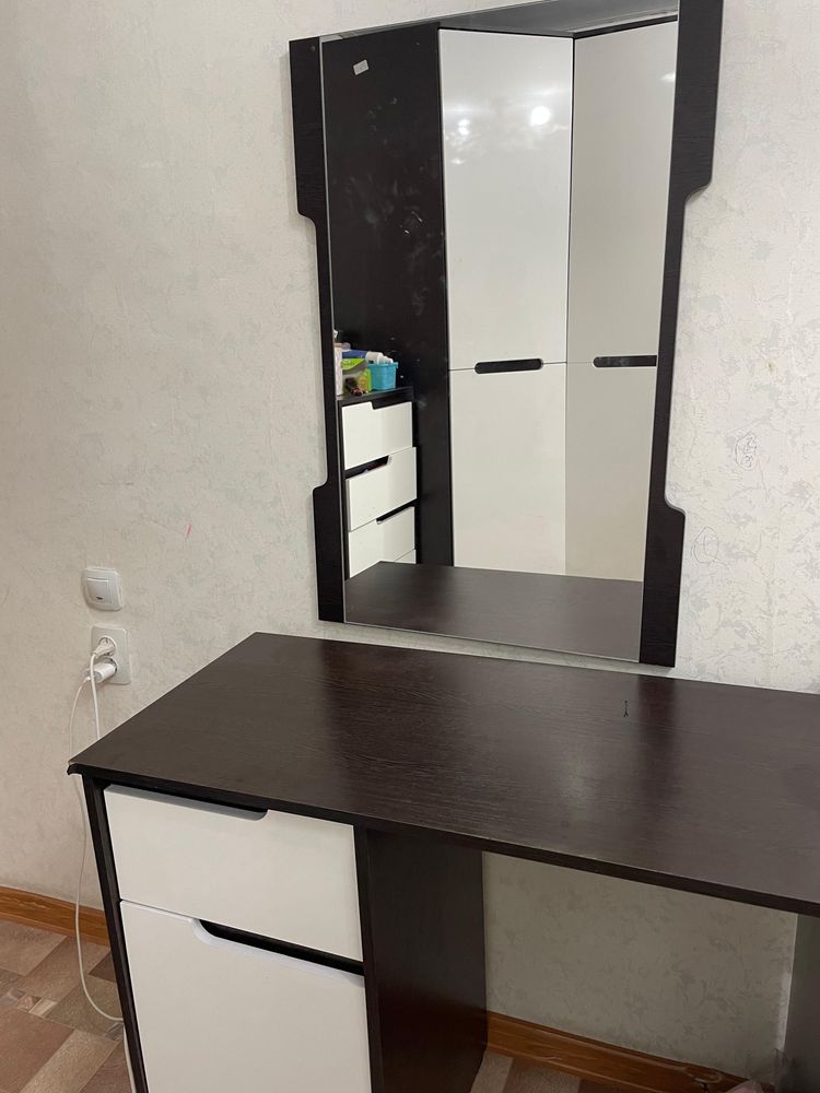 Продается спальный гарнитур