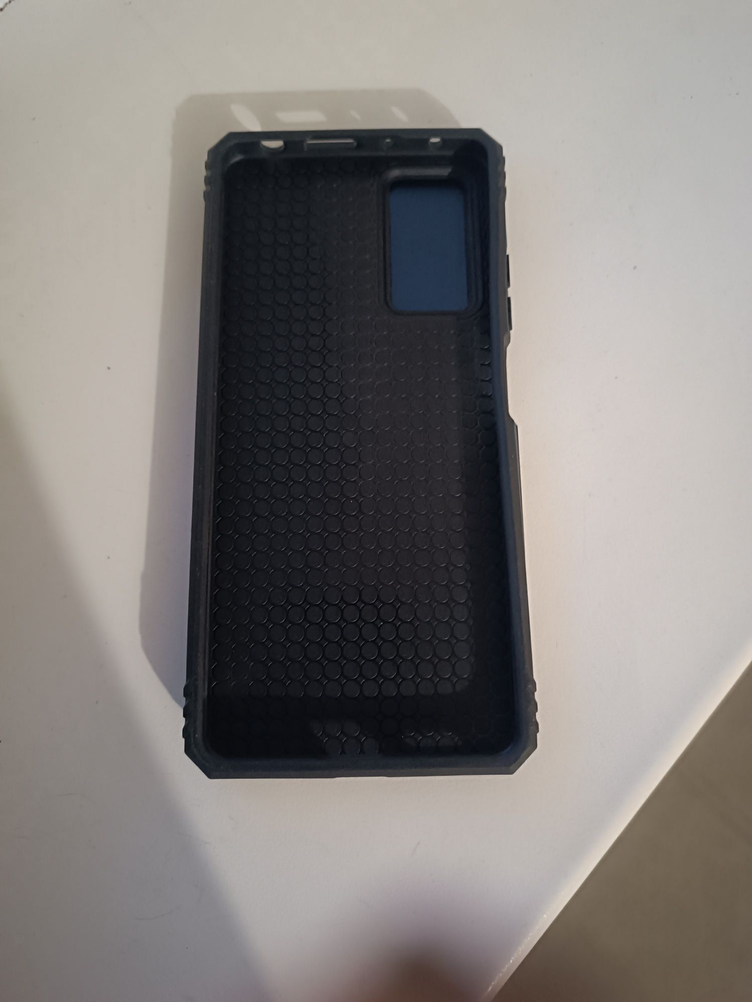 Продам чехол на телефон Redmi