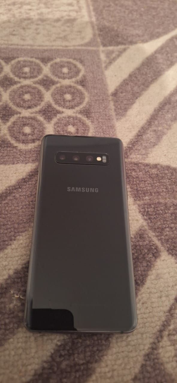 Самсунг s10 сатылады.